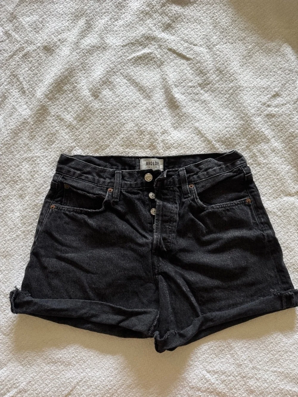 AGOLDE Long Cuffed Denim Shorts – Black – Size 27